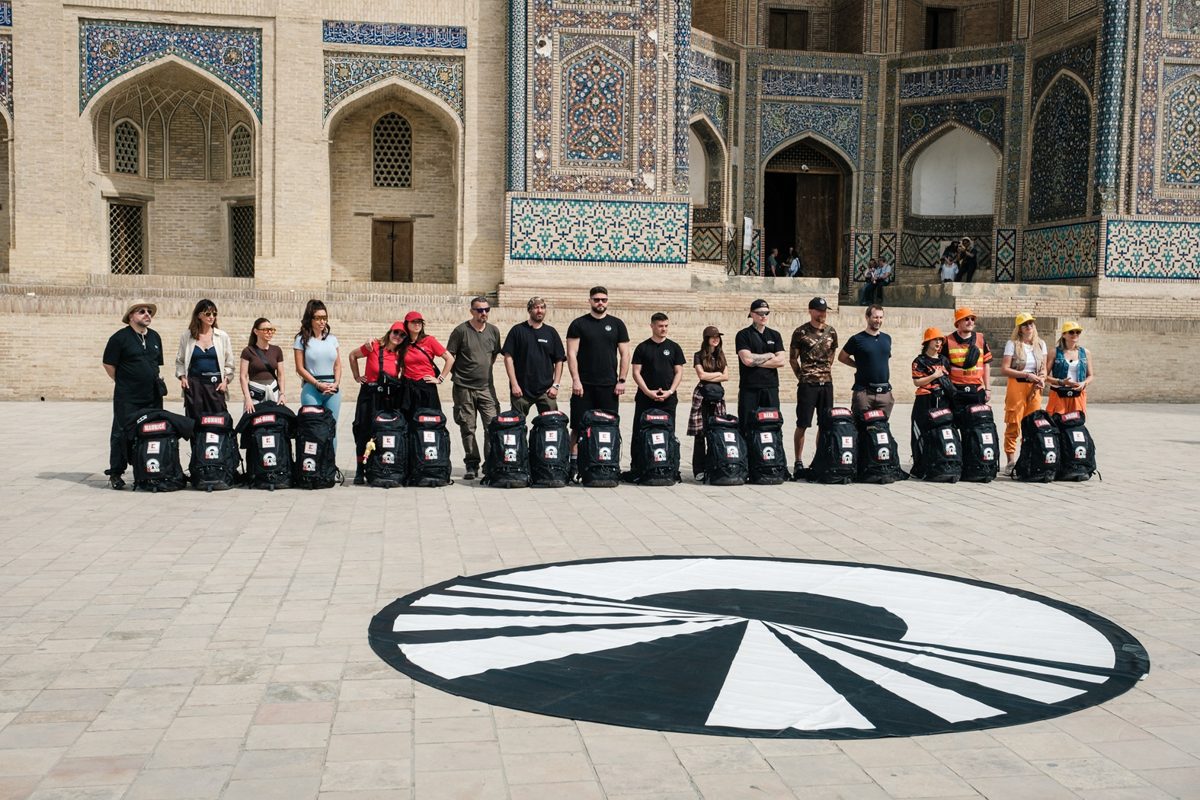 Asia Express începe diseară cu concurenții lăsați în deșertul din Uzbekistan