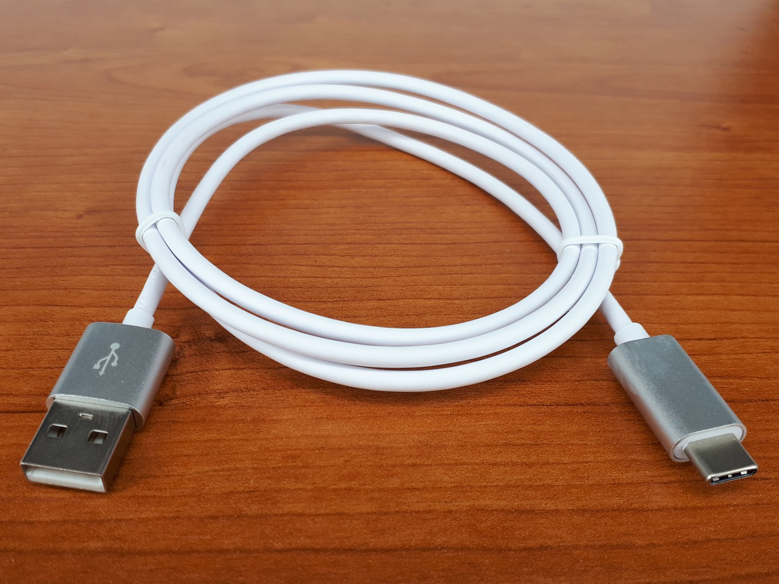 De ce cablurile USB-C active au nevoie de actualizări de firmware