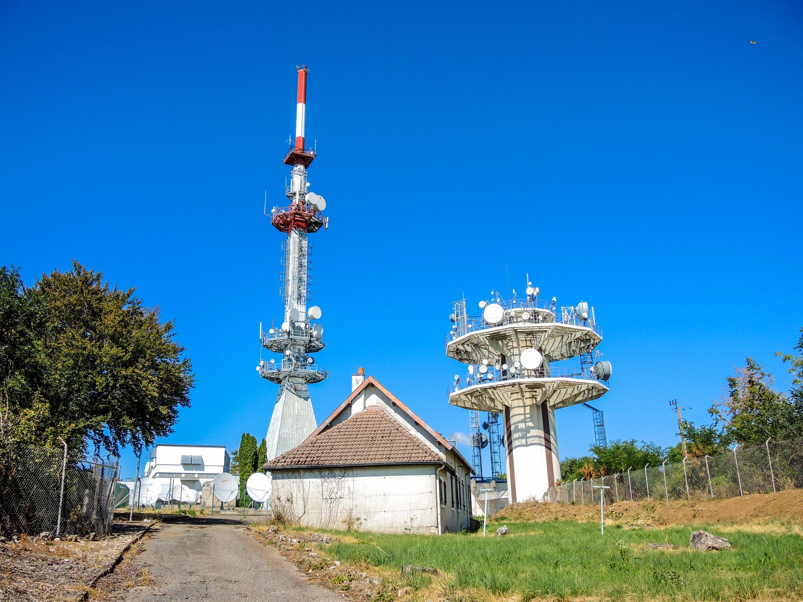 ARCOM autorizează închiderea experimentală a trei emițătoare de televiziune terestră în Franța
