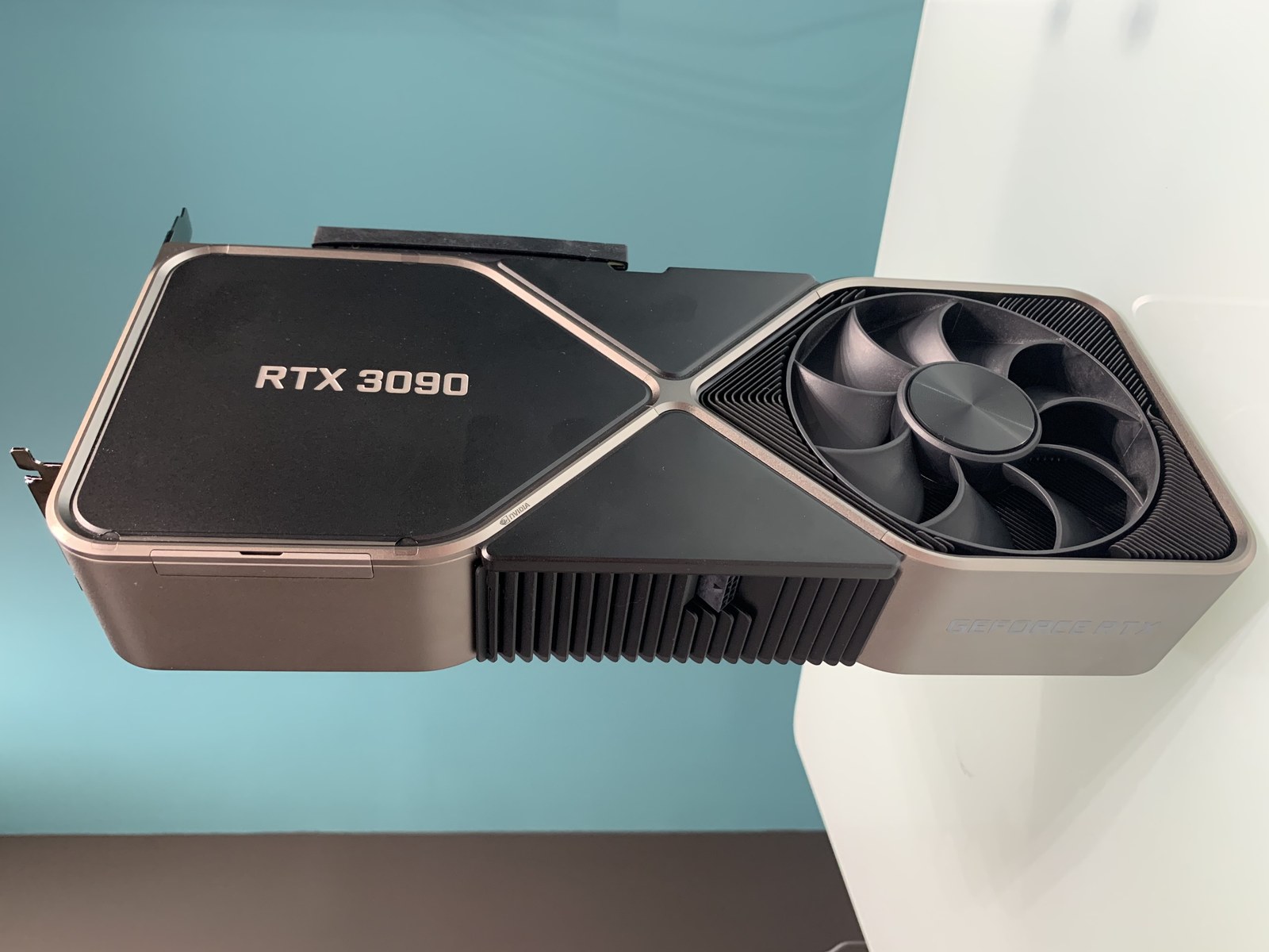 NVIDIA dublează viteza DLSS 5 și scade consumul de memorie video la rezoluție 4K