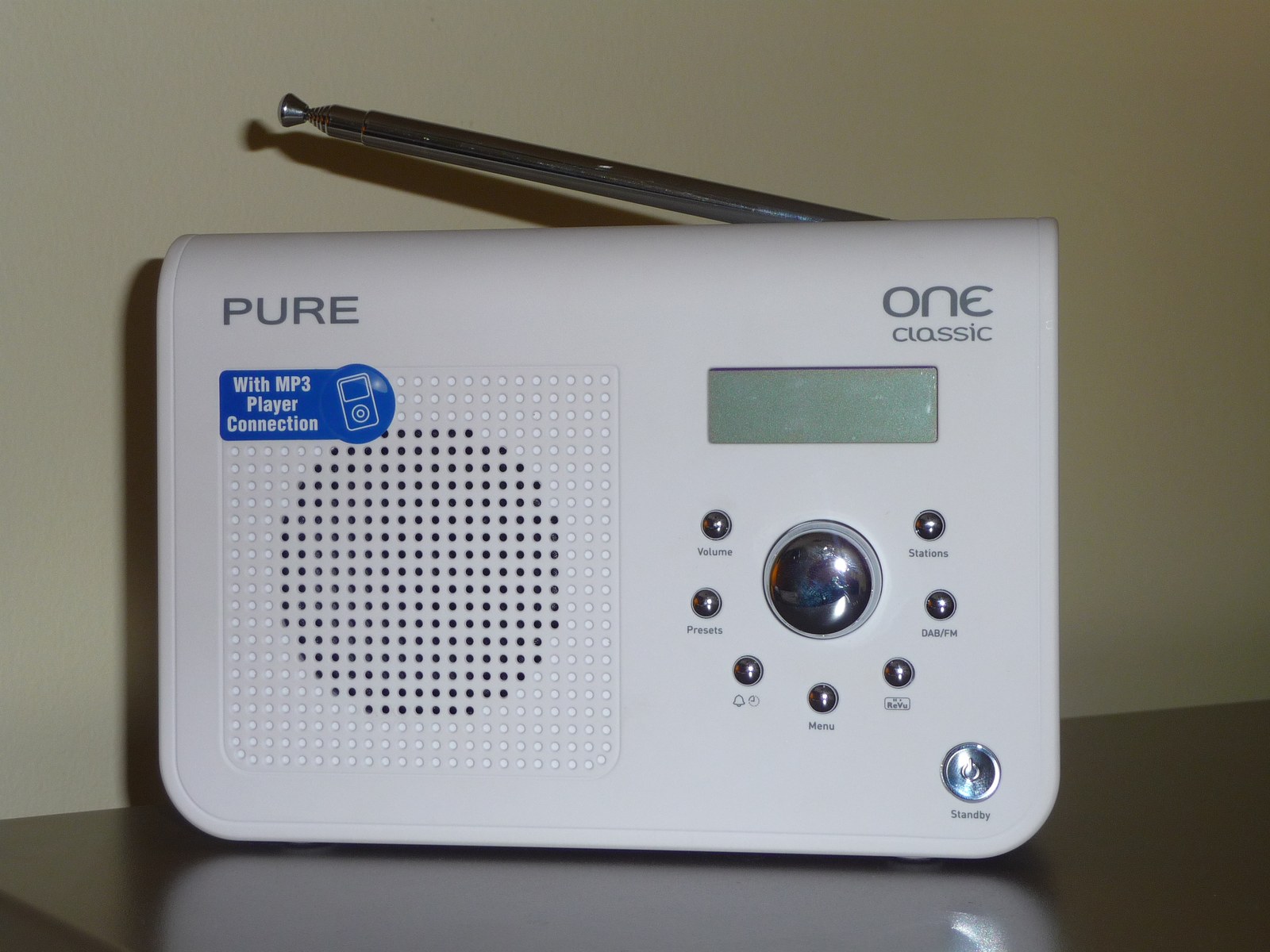 În Slovenia, autoritatea AKOS a scos la concurs 22 de licențe pentru radio digital DAB+
